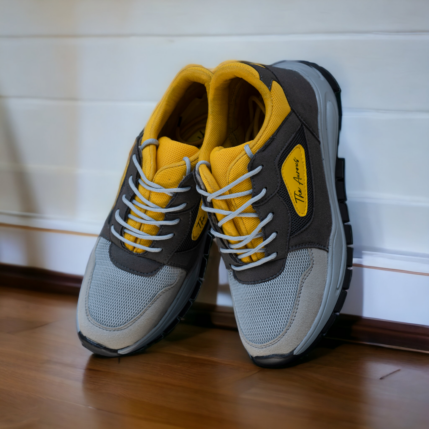 The Aurous Meteor Laceup Sneakers
