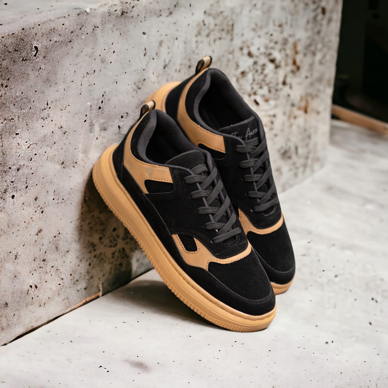 The Aurous Owen Black Laceup Sneakers