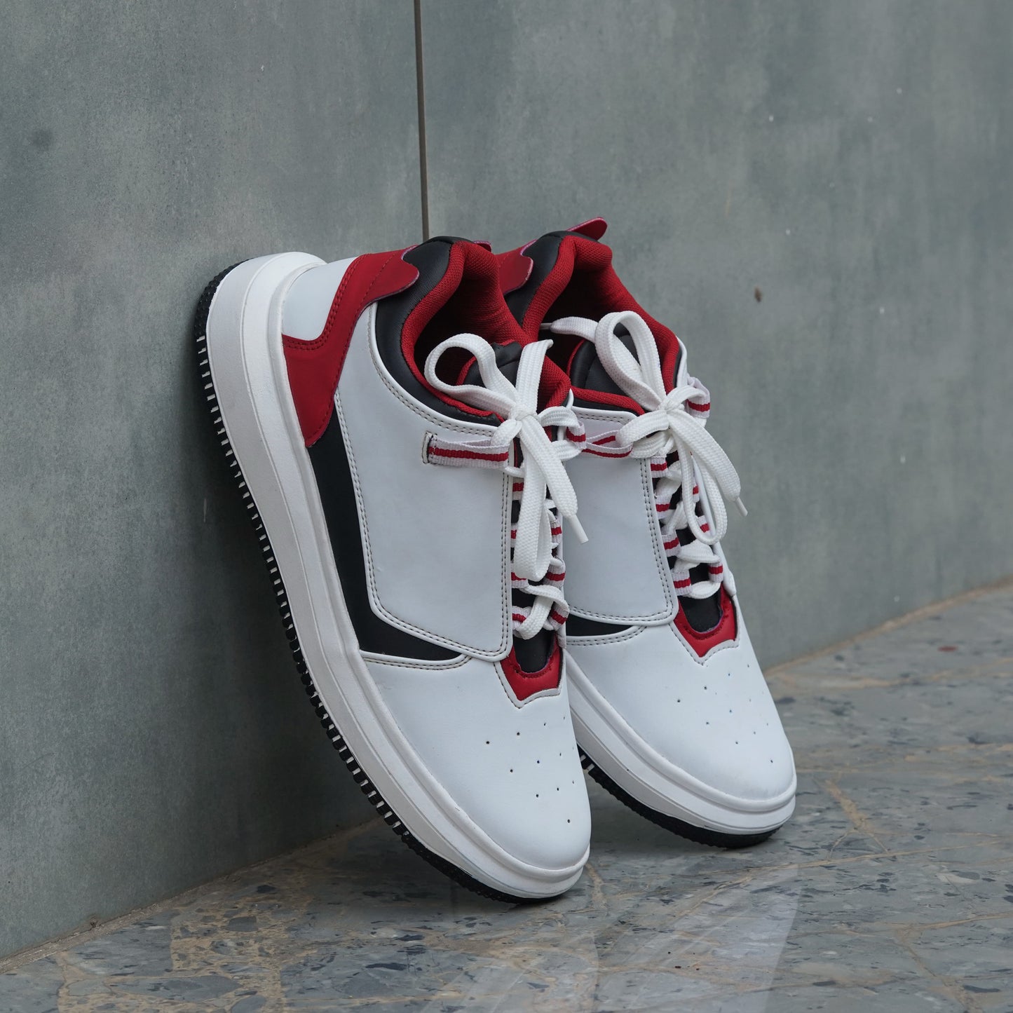 Sprint Laceup Sneakers