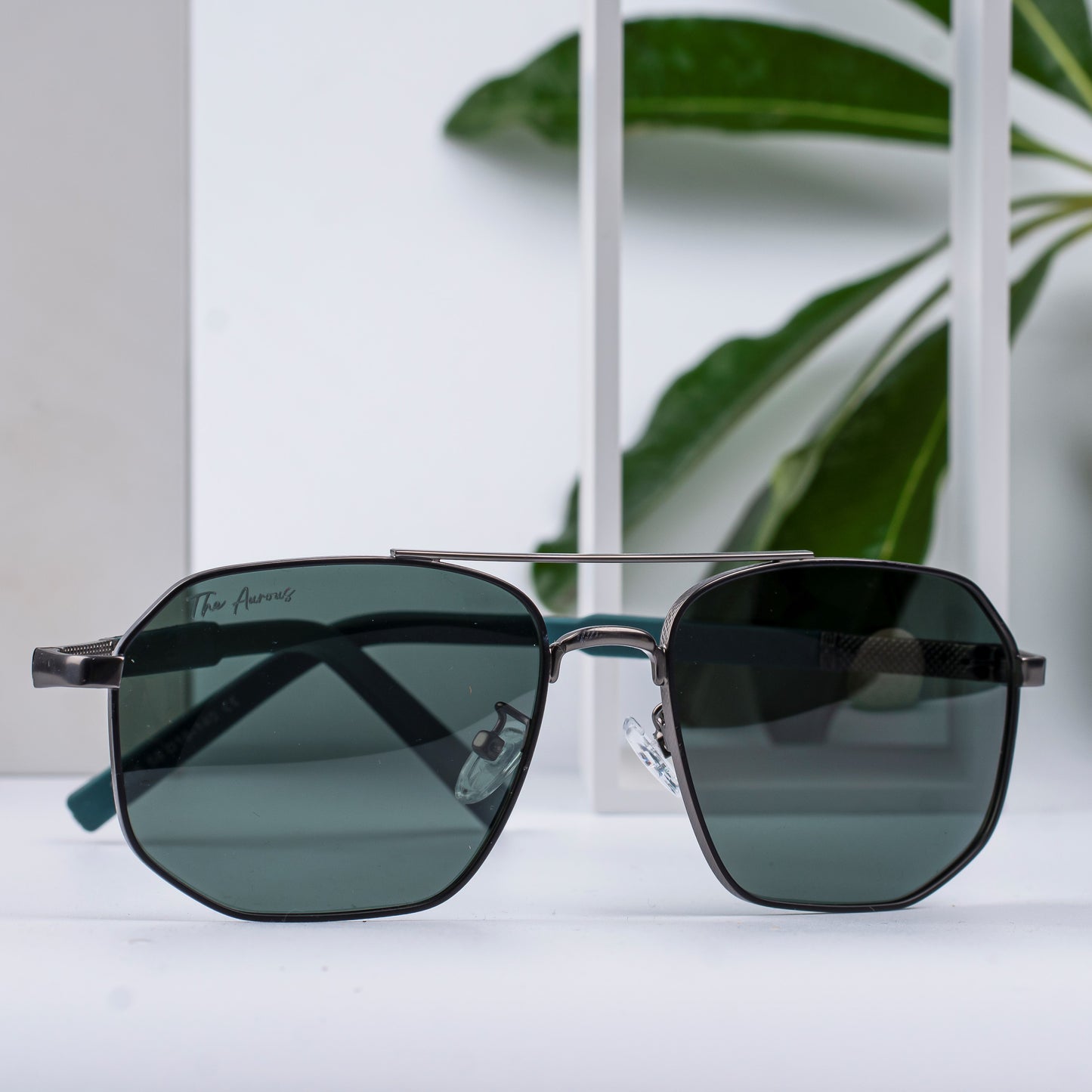 The Aurous Polygonal Polarized Sunglasses