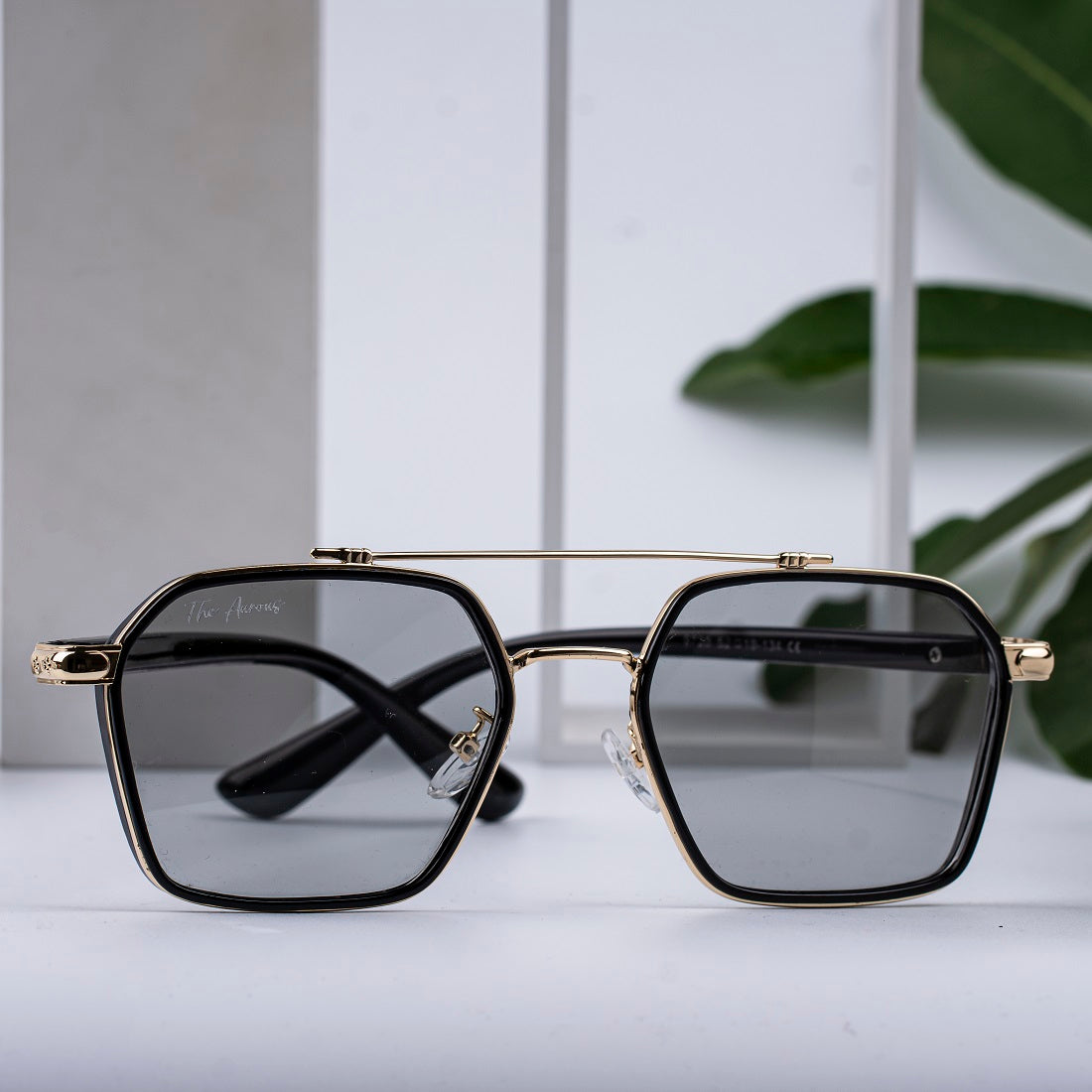 Photochromic Polarized Sunglasses from The Aurous