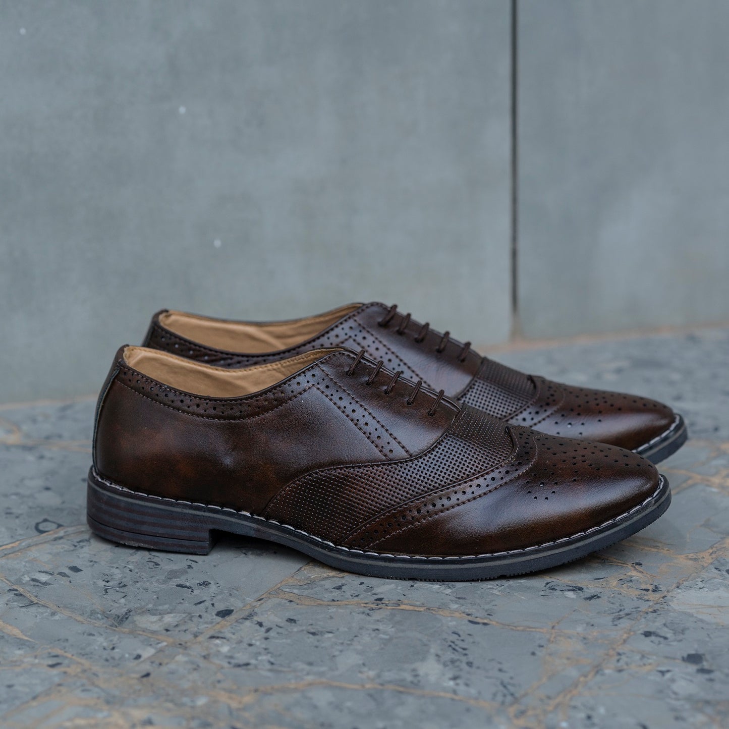 The Aurous Rio Laceup Formal Brogues With Wingtips - Brown Edition