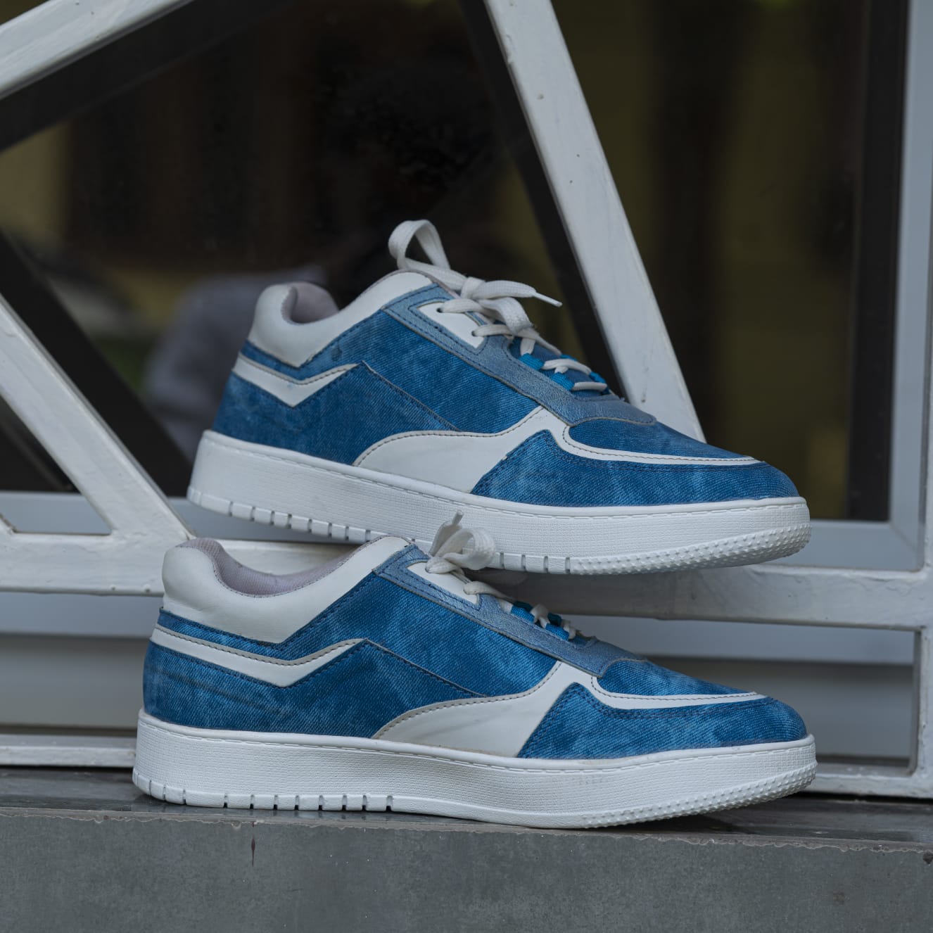 The Aurous Sapphire Laceup Sneakers