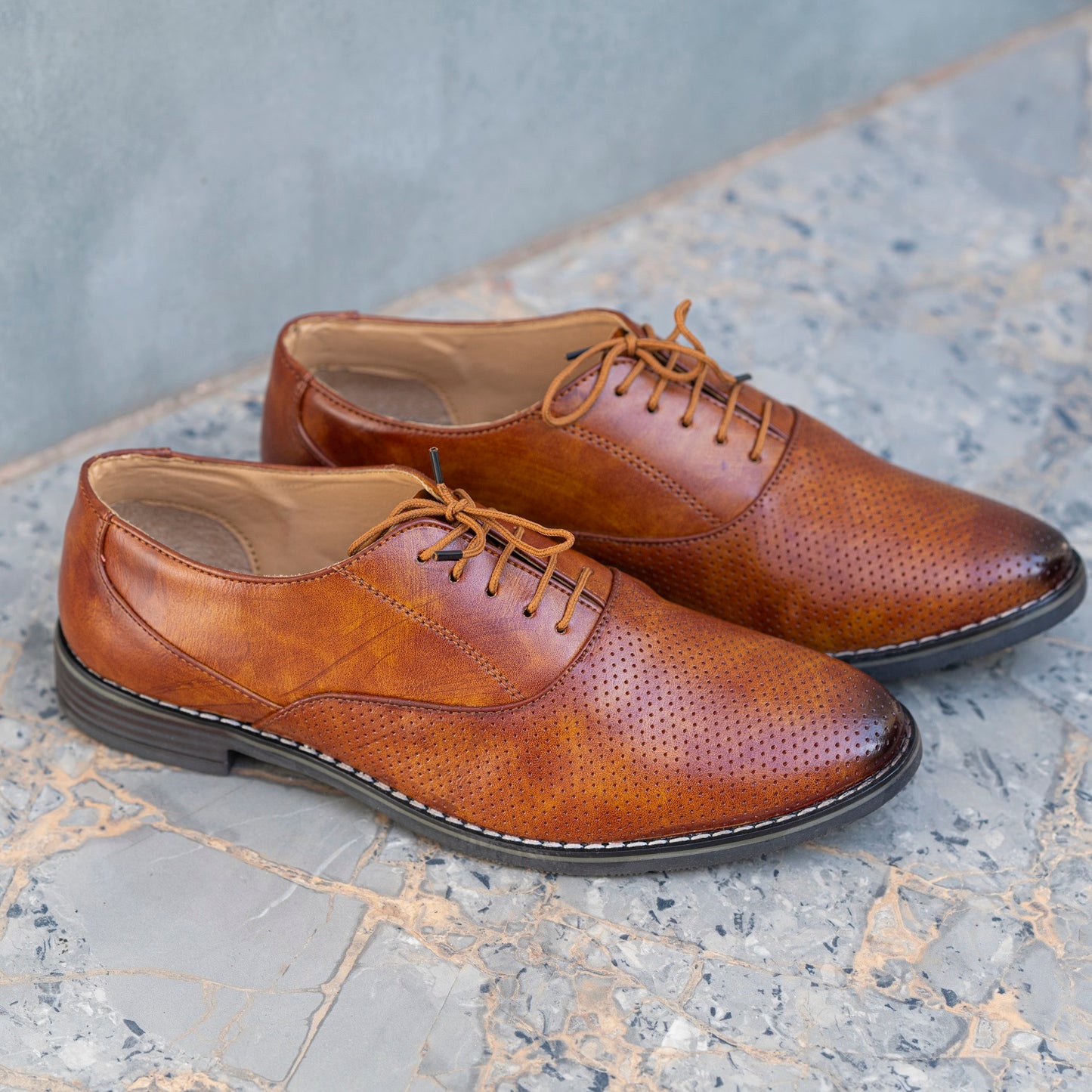 The Aurous Socrates Oxford Formal Laceup Derby Shoes With Dotted Texture