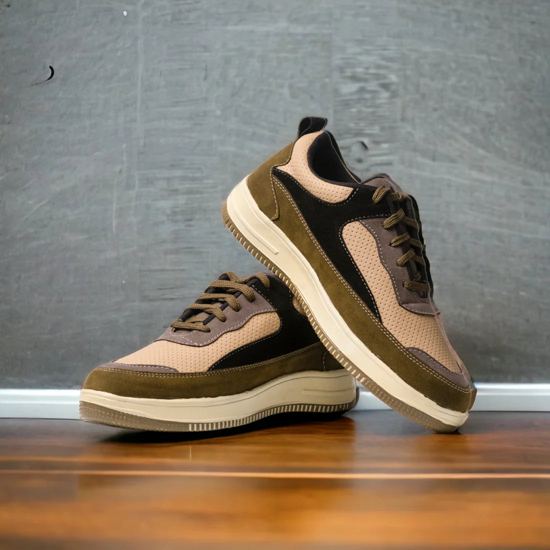 The Aurous Canyon Olive Laceup Sneakers