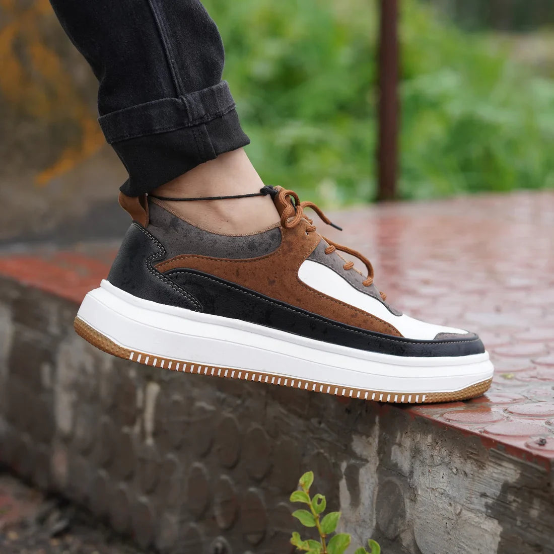 The Aurous Canyon Laceup Sneakers