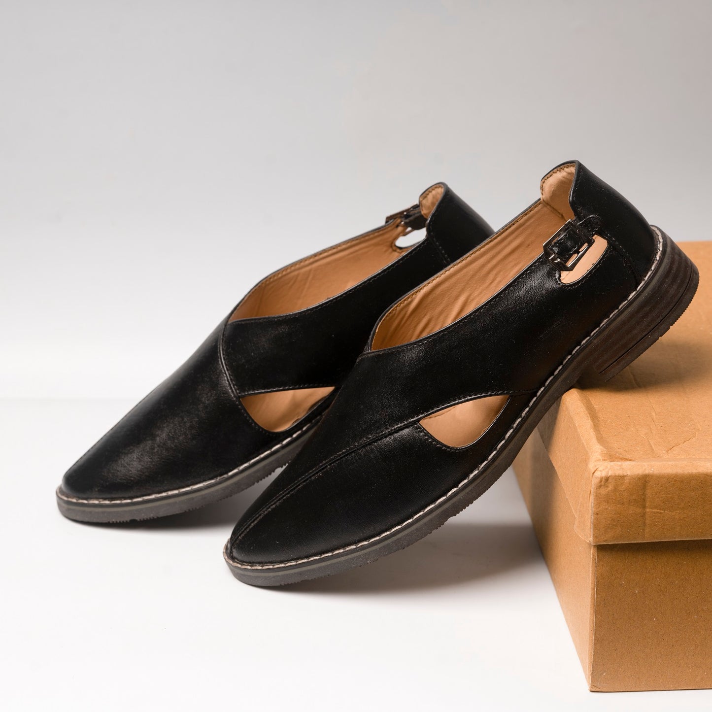 The Aurous Handcrafted Criss Cross Formal Peshawari Shoes - Black