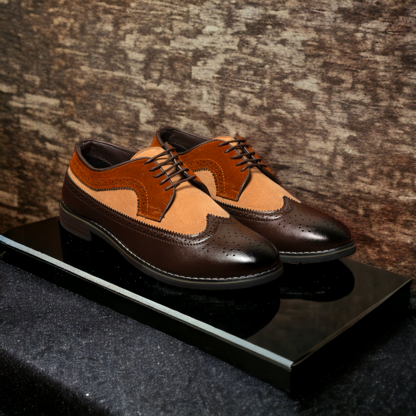 The Aurous Rogue Laceup Semi-Formal Brogues With Wingtips