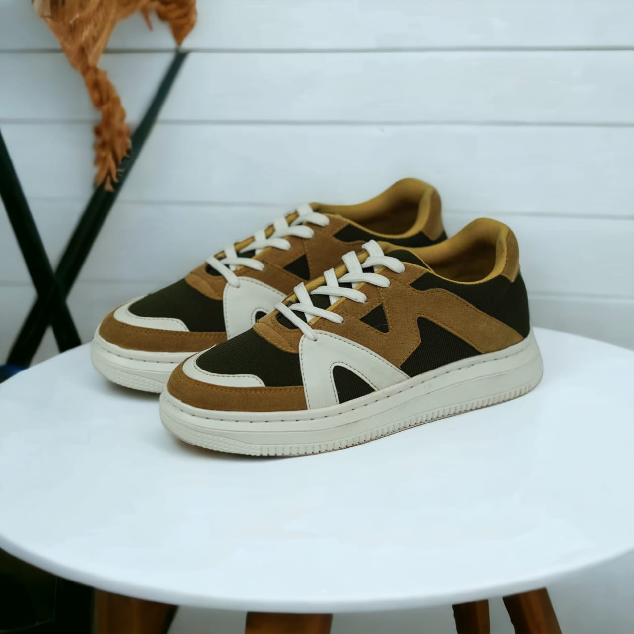 The Aurous Evoke Olive Laceup Sneakers