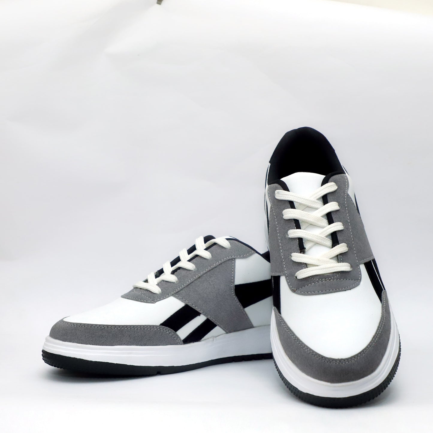 The Aurous Trigenic Laceup Sneakers