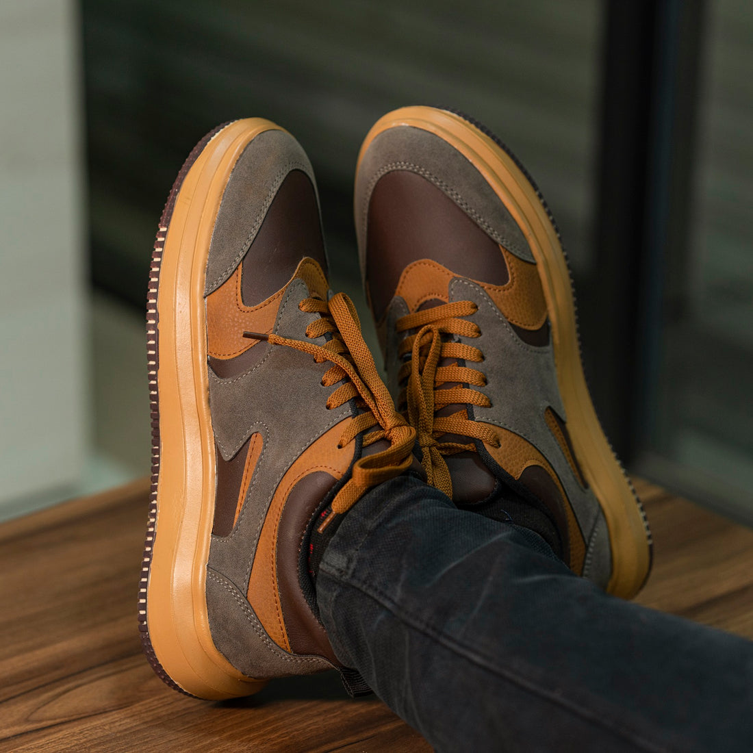 The Aurous Harold Laceup Sneakers