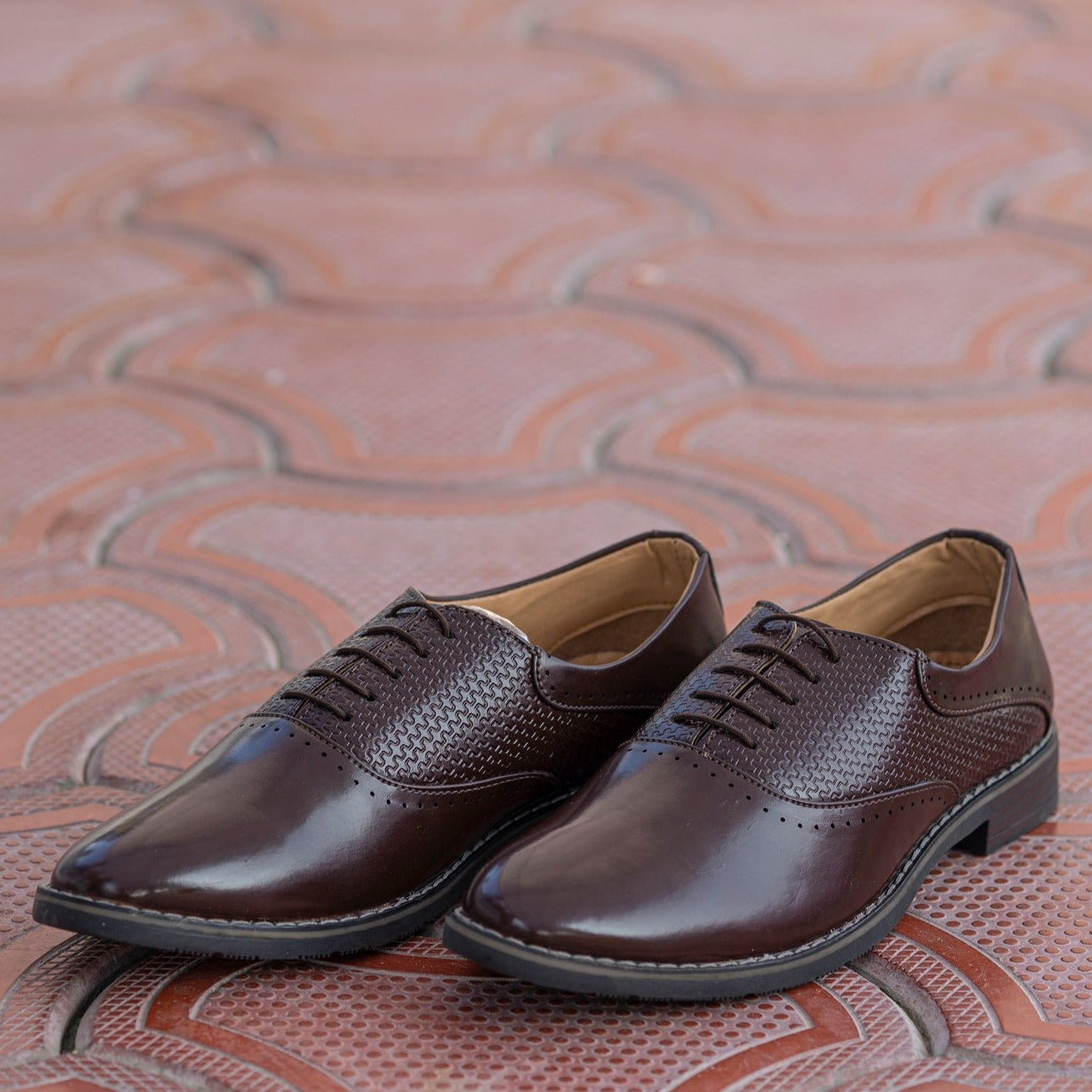 The Aurous Montana Laceup Formal Oxford Shoes