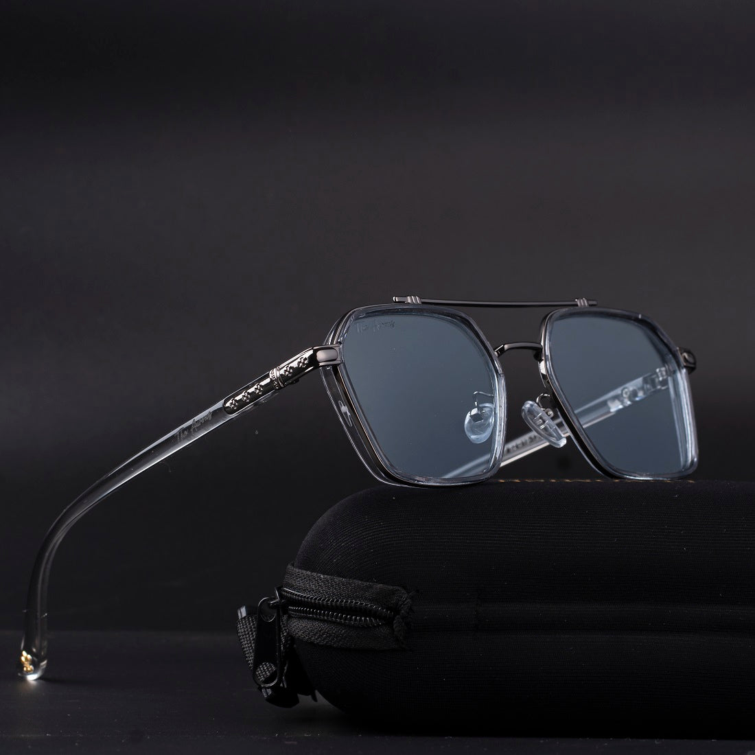 Photochromic Polarized Sunglasses from The Aurous