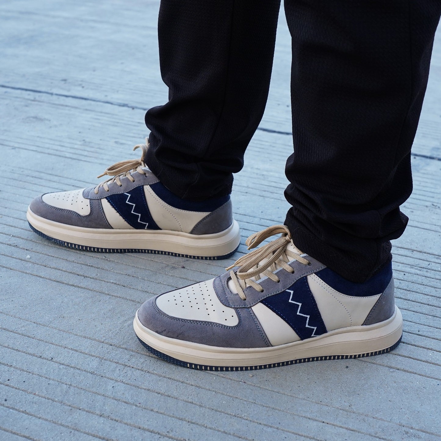 The Aurous Zion Laceup Sneakers - Creamy Blue